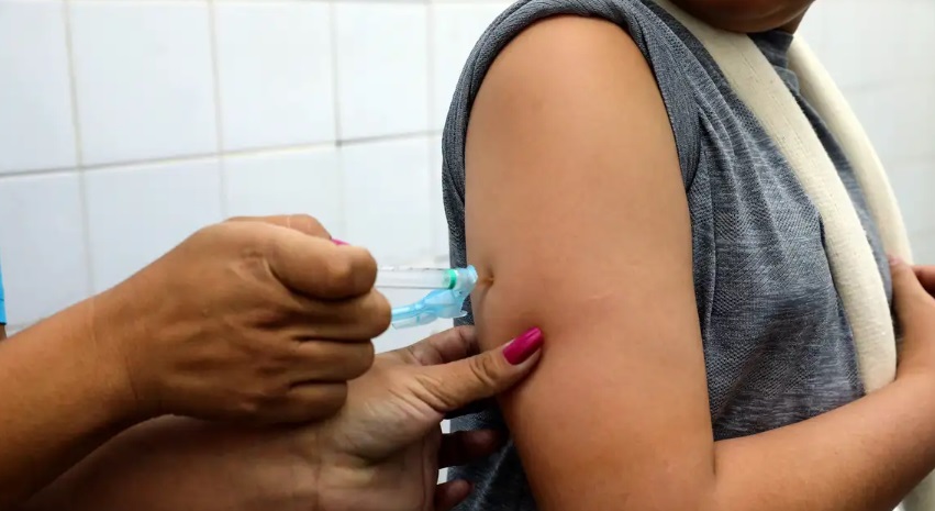 Guaicurus News - Com doses próximas do vencimento, Saúde amplia vacinação contra dengue