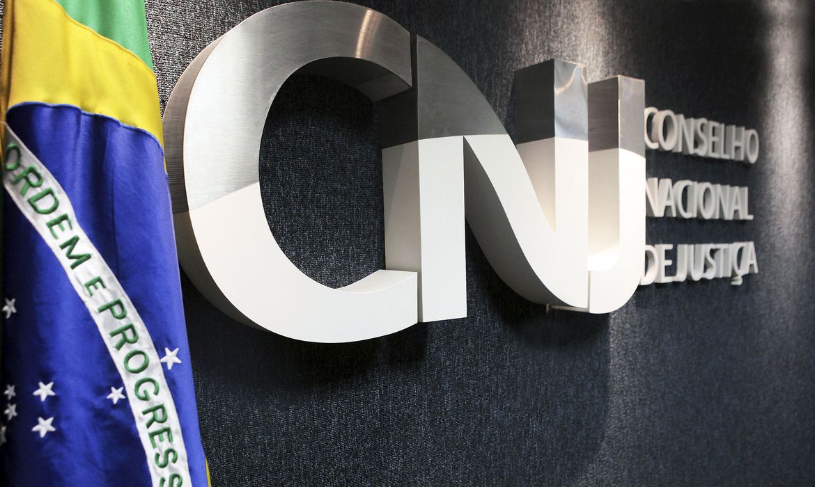 Guaicurus News - CNJ suspende pagamento de adicional de R$ 1 bilhão a juízes federais