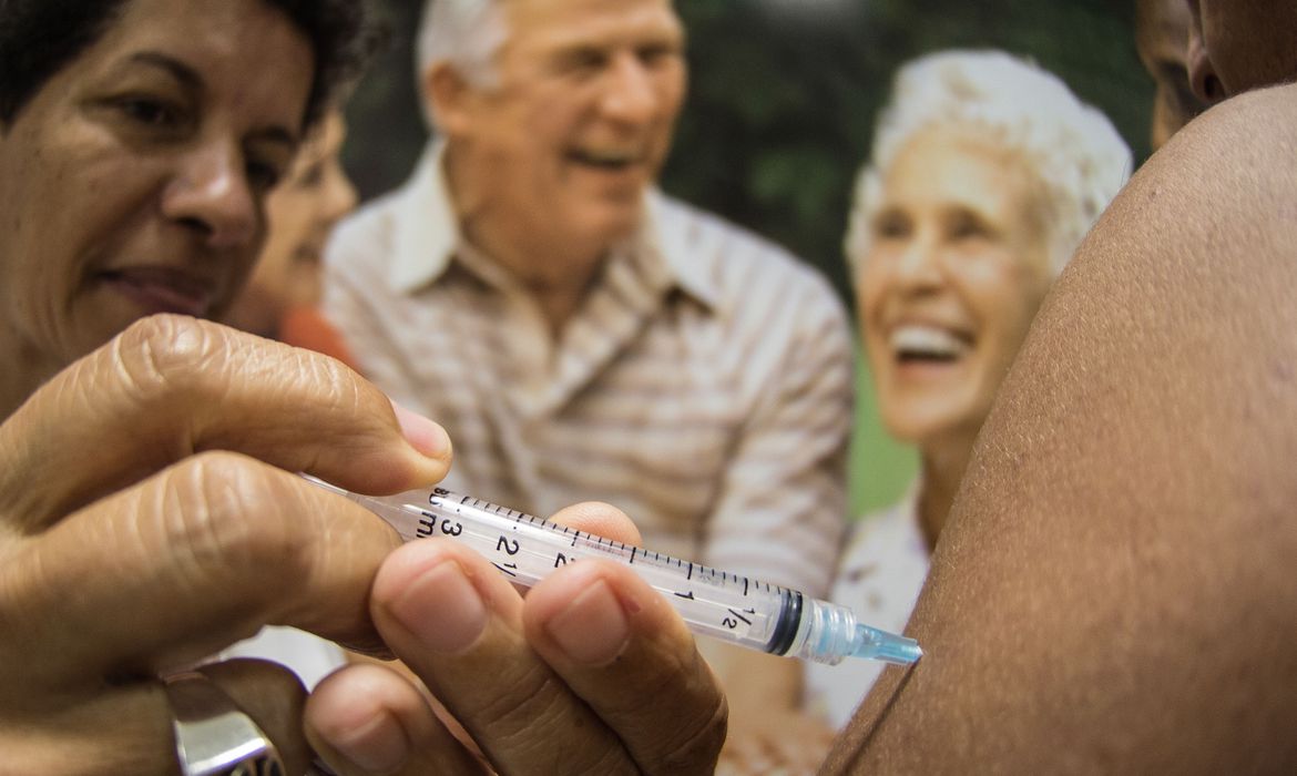 Guaicurus News - Campanha contra gripe imuniza 40% do público alvo no país