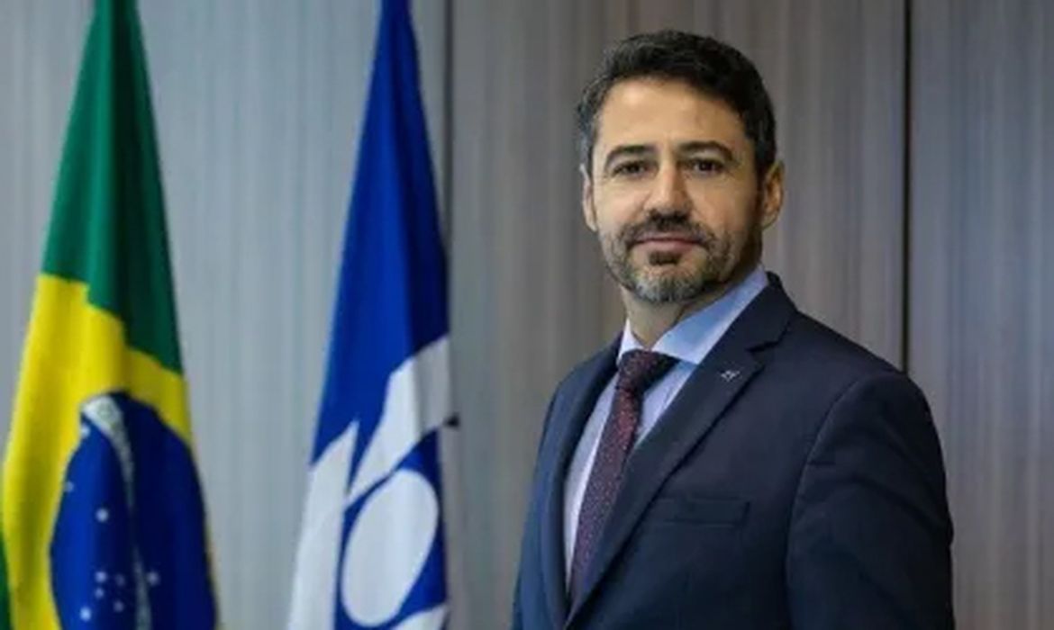 Guaicurus News - CGU demite ex-chefe da Receita que atuou no caso de joias sauditas