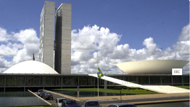 Guaicurus News - Senado aprova isenção de IR para quem ganha até dois salários-mÃnimos