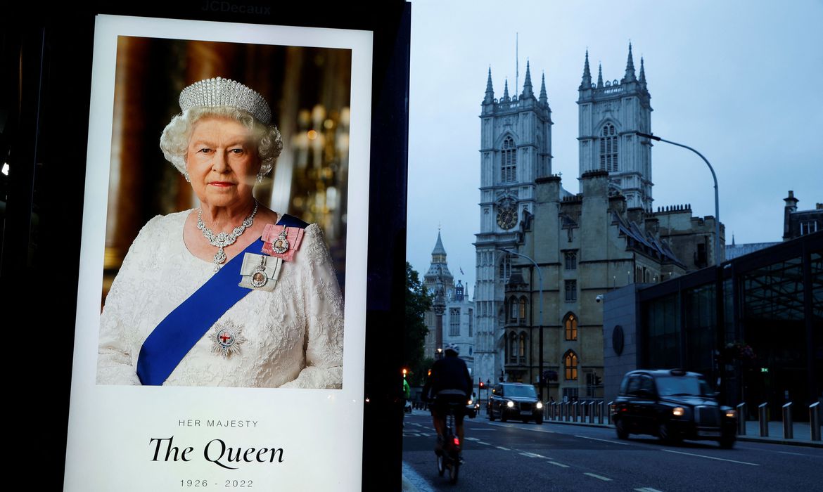 Guaicurus News - Presidente confirma presença em funeral da rainha Elizabeth II