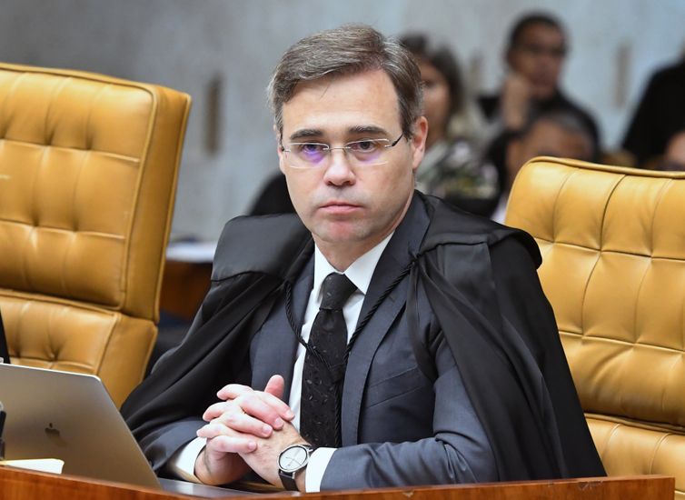 Guaicurus News - STF garante licença-paternidade só a partir de alta hospitalar