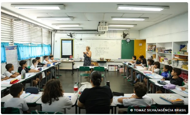 Guaicurus News - Carteira nacional do professor será entregue em outubro, anuncia MEC