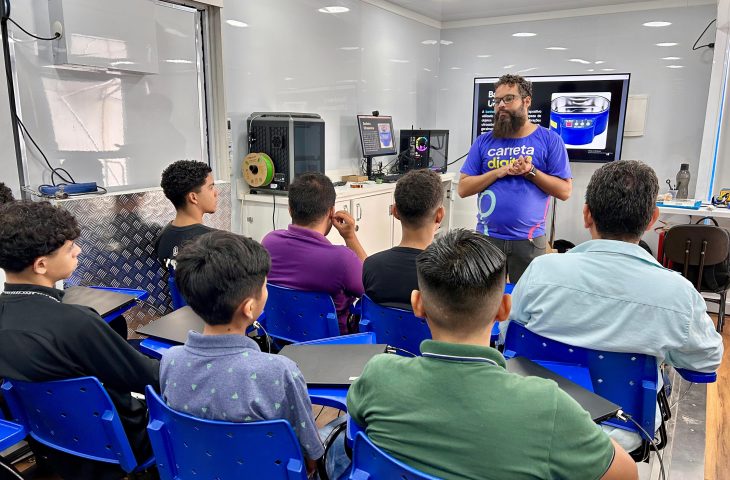 Guaicurus News - Carreta Digital vira sala de aula em Mato Grosso do Sul para ensinar juventude indígena