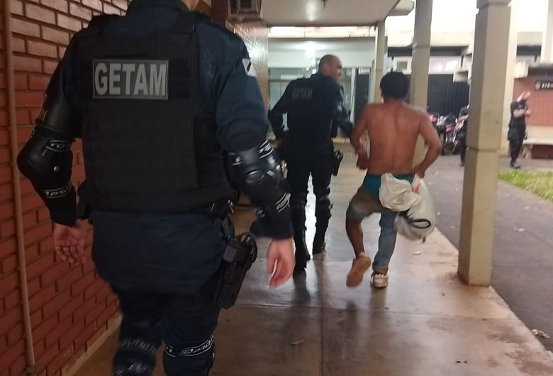 Guaicurus News - Homem é preso por agredir mulher que se negou a dar dinheiro